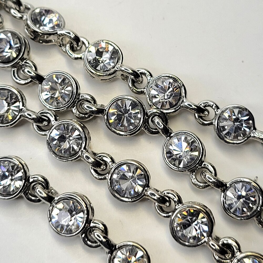 Oval Crystal Fashion Pendant Necklace - Picture 3 of 9